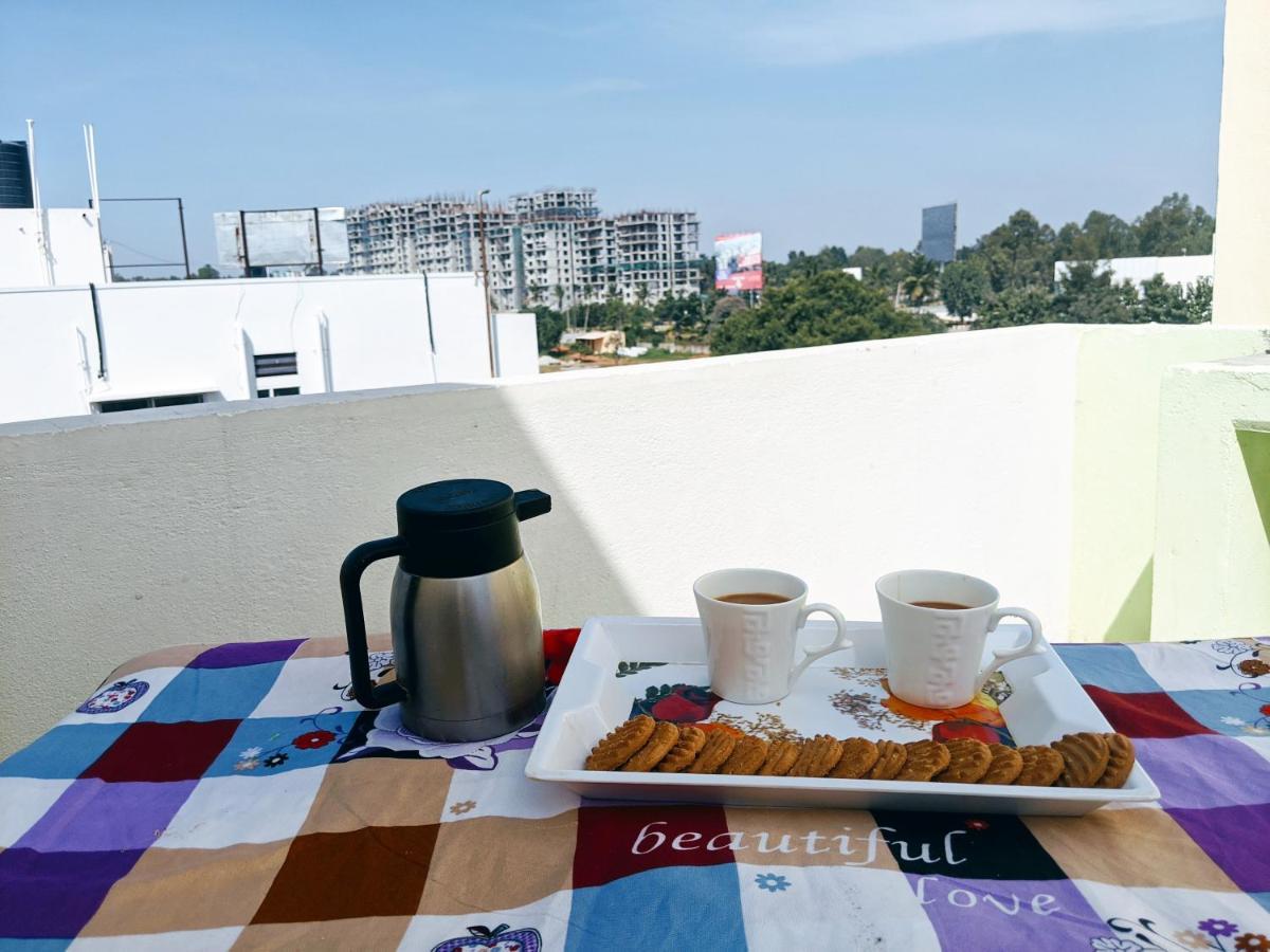 สปอร์ต ไอค่อน สวีท Hotel Yelahanka ภายนอก รูปภาพ