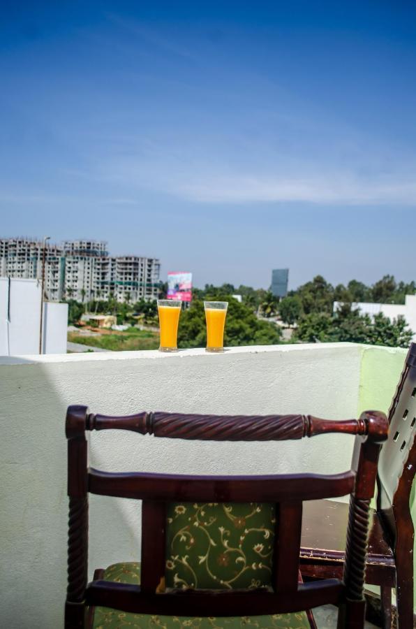 สปอร์ต ไอค่อน สวีท Hotel Yelahanka ภายนอก รูปภาพ